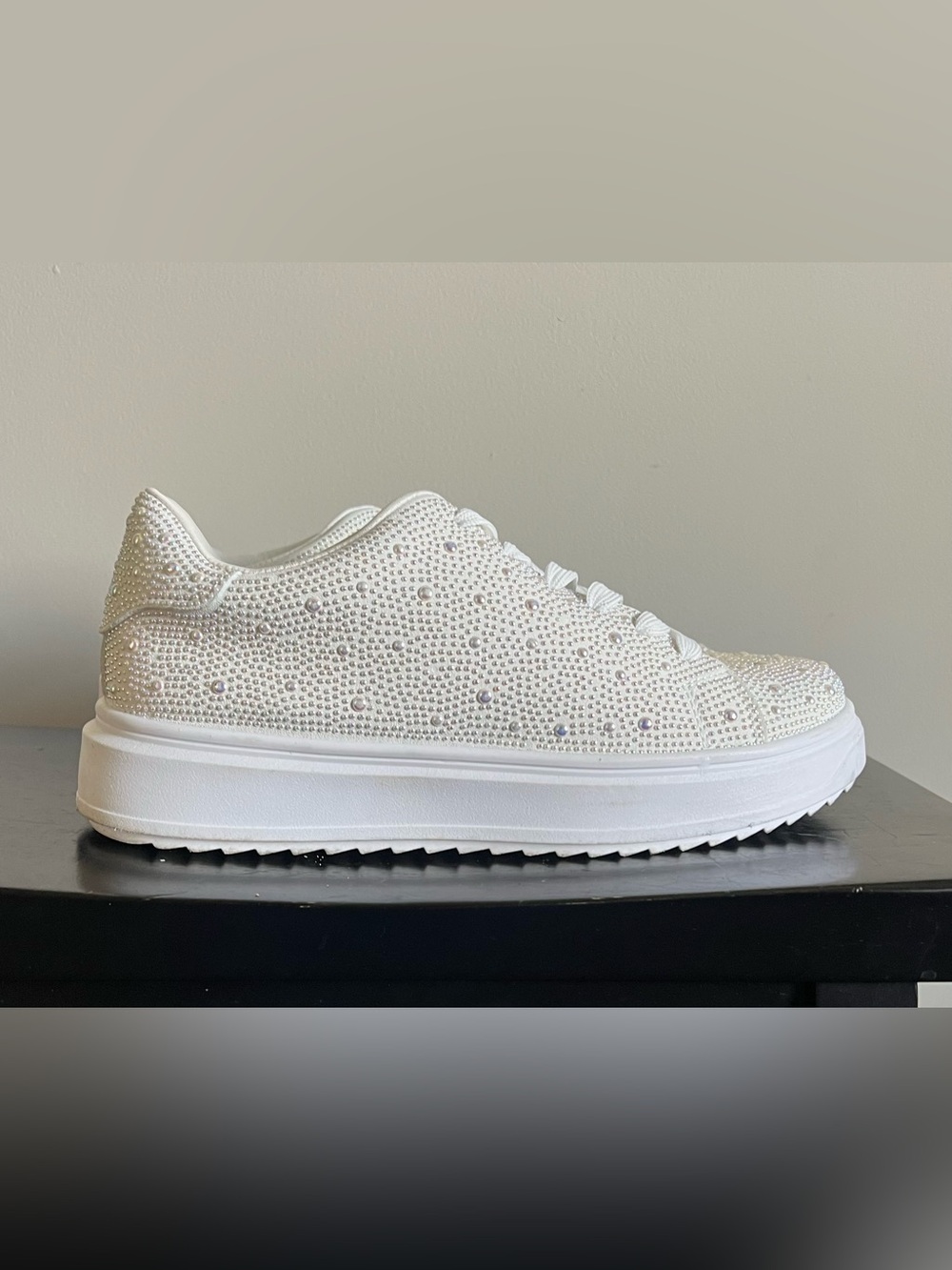 Madden Girl Pearl Rhinestone White Jeena-P Platform Sneakers Women's Size 9